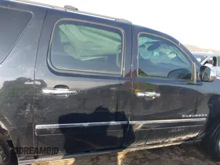 2010 Chevrolet Suburban LTZ with VIN 1GNUCKE07AR276807, listed as a IAAI auction lot 40987330 with 196,618 mi miles. Bid and sale history available at carsss.com. Image 13.