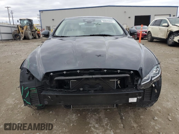 2018 Jaguar XJ Portfolio with VIN SAJWJ2GD9J8W15744, listed as a Copart auction lot 46645935 with 54,185 mi miles and Clean Title. Bid and sale history available at DreamBid. Image 5.