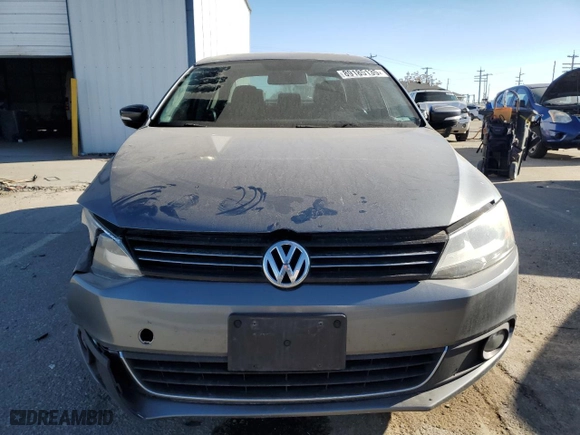 2011 Volkswagen Jetta Sedan SEL w/Sunroof PZEV with VIN 3VWLZ7AJ5BM312640, listed as a Copart auction lot 89185135 with NaN miles and Salvage Title. Bid and sale history available at carsss.com. Image 5.