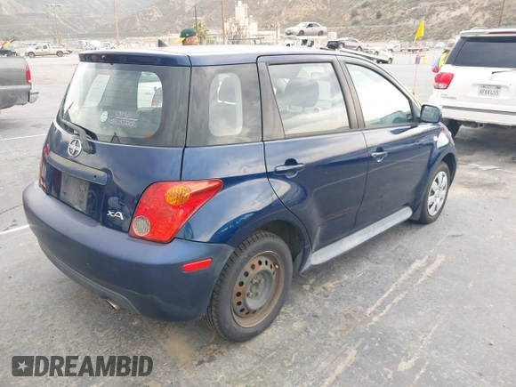 2005 Scion xA z VIN JTKKT624950088016, wystawiony jako IAAI lot #42410321 z przebiegiem 331 901 mil mil oraz . Historia ofert i sprzedaży dostępna na DreamBid. Obrazek 4.