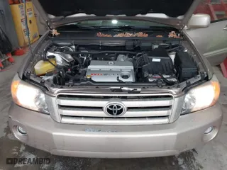 2005 Toyota Highlander with VIN JTEDP21A750075961, listed as a IAAI auction lot 41252234 with 139,777 mi miles. Bid and sale history available at carsss.com. Image 10.