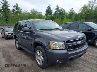 2010 Chevrolet Tahoe LT z VIN 1GNUKBE01AR105053, wystawiony jako IAAI lot #42268400 z przebiegiem 296 257 mil mil oraz . Historia ofert i sprzedaży dostępna na DreamBid. Obrazek 1.