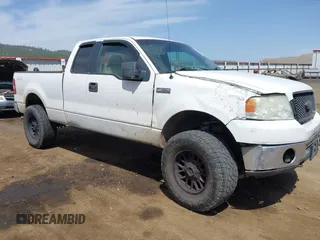 2006 Ford F-150 XLT z VIN 1FTPX14556NA12033, wystawiony jako IAAI lot #42674867 z przebiegiem Nie podano mil oraz . Historia ofert i sprzedaży dostępna na DreamBid. Obrazek 1.