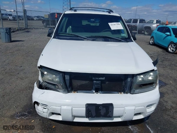 2005 Chevrolet TrailBlazer LT with VIN 1GNDT13S452329864, listed as a IAAI auction lot 41707399 with NaN miles. Bid and sale history available at carsss.com. Image 6.