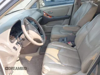 2001 Lexus RX 300 z VIN JTJGF10U010111054, wystawiony jako IAAI lot #42467685 z przebiegiem 269 131 mil mil oraz . Historia ofert i sprzedaży dostępna na DreamBid. Obrazek 8.