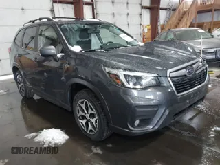 2021 Subaru Forester Premium with VIN JF2SKAJC2MH593497, listed as a IAAI auction lot 41615988 with 48,044 mi miles. Bid and sale history available at carsss.com. Image 1.