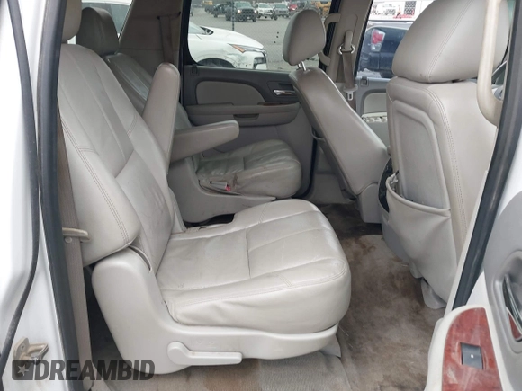 2012 Chevrolet Suburban LT with VIN 1GNSCJE08CR303761, listed as a IAAI auction lot 41738725 with 387,981 mi miles and . Bid and sale history available at DreamBid. Image 8.