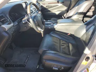2015 Lexus LS 460 z VIN JTHCL5EF8F5024667, wystawiony jako Copart lot #45988755 z przebiegiem 113 543 mil mil oraz Czysty tytuł • Clean title. Historia ofert i sprzedaży dostępna na DreamBid. Obrazek 7.