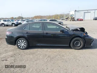 2022 Toyota Camry Hybrid LE with VIN 4T1C31AK1NU580817, listed as a IAAI auction lot 40719068 with 41,455 mi miles. Bid and sale history available at carsss.com. Image 14.