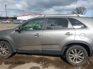 2011 Kia Sorento EX with VIN 5XYKUDA26BG123044, listed as a IAAI auction lot 42007811 with 193,657 mi miles. Bid and sale history available at carsss.com. Image 15.
