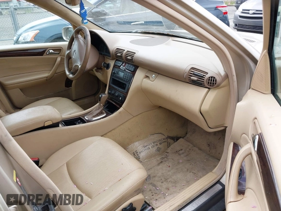 2004 Mercedes-Benz C 240 с VIN WDBRF81J14F513304, выставлен на аукционе IAAI как лот 42309645 с пробегом 119 649 миль миль и . История ставок и продаж доступна на DreamBid. Изображение 5.