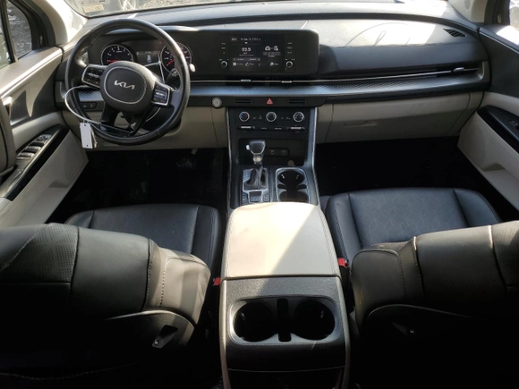 2022 Kia Carnival LX with VIN KNDNB4H30N6106992, listed as a Copart auction lot 84392354 with 36,507 mi miles and Salvage Title. Bid and sale history available at carsss.com. Image 8.