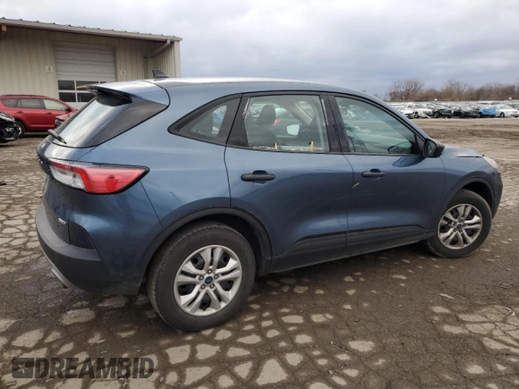 2020 Ford Escape S z VIN 1FMCU9F6XLUC06825, wystawiony jako Copart lot #84080684 z przebiegiem 135 494 mil mil oraz Szkoda całkowita • Salvage title. Historia ofert i sprzedaży dostępna na DreamBid. Obrazek 3.