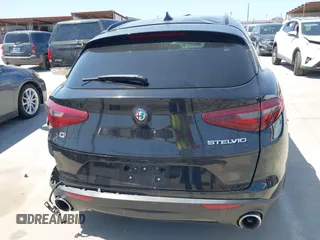 2018 Alfa Romeo Stelvio Sport z VIN ZASFAKPN1J7B82358, wystawiony jako IAAI lot #41984977 z przebiegiem 89 518 mil mil oraz . Historia ofert i sprzedaży dostępna na DreamBid. Obrazek 17.