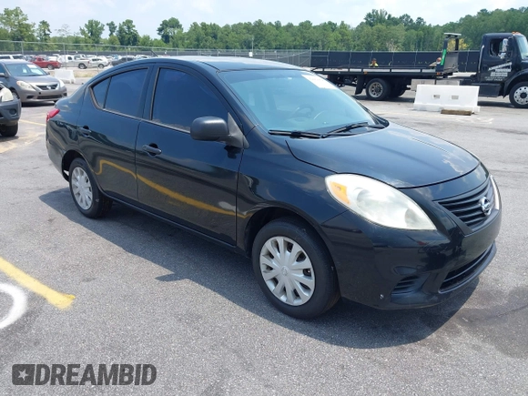 2014 Nissan Versa SV z VIN 3N1CN7AP8EL842374, wystawiony jako IAAI lot #42684858 z przebiegiem 123 734 mil mil oraz . Historia ofert i sprzedaży dostępna na DreamBid. Obrazek 1.