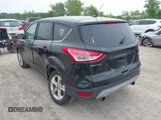 2013 Ford Escape SE z VIN 1FMCU9G99DUC90792, wystawiony jako IAAI lot #42501513 z przebiegiem 207 590 mil mil oraz . Historia ofert i sprzedaży dostępna na DreamBid. Obrazek 3.