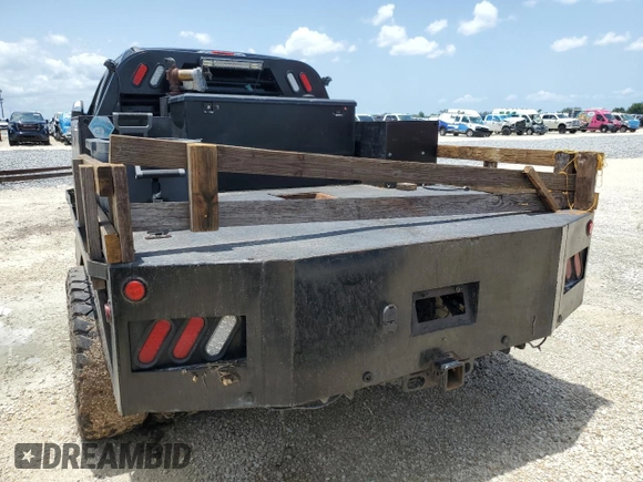 2019 Ford F-350 XL with VIN 1FT8W3DT0KEE63303, listed as a Copart auction lot 59960655 with Not provided miles and Salvage title. Bid and sale history available at DreamBid. Image 6.