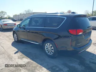2018 Chrysler Pacifica Touring L z VIN 2C4RC1BG6JR253880, wystawiony jako IAAI lot #42115375 z przebiegiem 98 551 mil mil oraz . Historia ofert i sprzedaży dostępna na DreamBid. Obrazek 3.