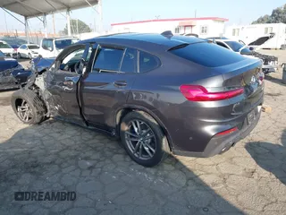 2019 BMW X4 M40i z VIN 5UXUJ5C54KLJ64077, wystawiony jako IAAI lot #41012233 z przebiegiem 40 737 mil mil oraz . Historia ofert i sprzedaży dostępna na DreamBid. Obrazek 3.