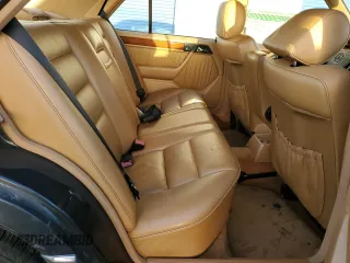 1992 Mercedes-Benz 300 E with VIN WDBEA30D8NB727811, listed as a Copart auction lot 87510605 with 130,008 mi miles and Clean Title. Bid and sale history available at carsss.com. Image 10.
