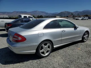 2004 Mercedes-Benz CLK 320 z VIN WDBTJ65J74F079165, wystawiony jako Copart lot #52729275 z przebiegiem 119 573 mil mil oraz Czysty tytuł • Clean title. Historia ofert i sprzedaży dostępna na DreamBid. Obrazek 3.