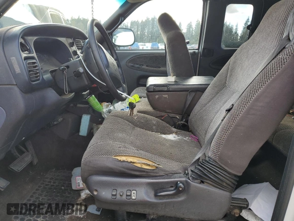1999 Dodge 3500 z VIN 1B7MC33W7XJ610508, wystawiony jako Copart lot #75534914 z przebiegiem Nie podano mil oraz Czysty tytuł • Clean title. Historia ofert i sprzedaży dostępna na DreamBid. Obrazek 7.