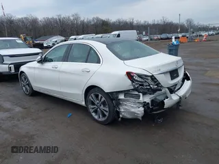 2019 Mercedes-Benz C 300 with VIN 55SWF8EB1KU293427, listed as a IAAI auction lot 41673663 with 61,295 mi miles and . Bid and sale history available at carsss.com. Image 3.