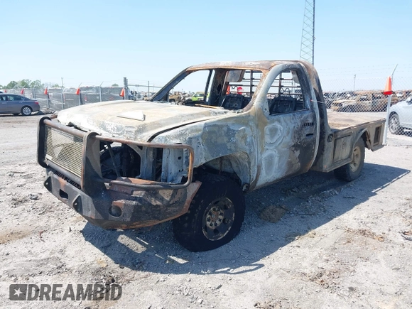 2009 Chevrolet Silverado 3500HD z VIN 1GCHK74K49F147305, wystawiony jako IAAI lot #42051326 z przebiegiem Nie podano mil oraz . Historia ofert i sprzedaży dostępna na DreamBid. Obrazek 2.