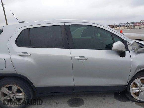 2020 Chevrolet Trax LS with VIN 3GNCJKSB2LL205578, listed as a IAAI auction lot 41487913 with 122,343 mi miles and . Bid and sale history available at DreamBid. Image 14.