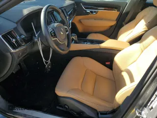 2018 Volvo S90 Momentum with VIN LVY102AK5JP049700, listed as a Copart auction lot 41917964 with 53,120 mi miles. Bid and sale history available at carsss.com. Image 7.