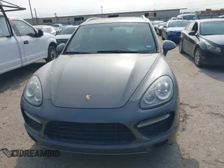 2012 Porsche Cayenne Turbo с VIN WP1AC2A29CLA80486, выставлен на аукционе IAAI как лот 42324263 с пробегом 106 588 миль миль и . История ставок и продаж доступна на DreamBid. Изображение 6.