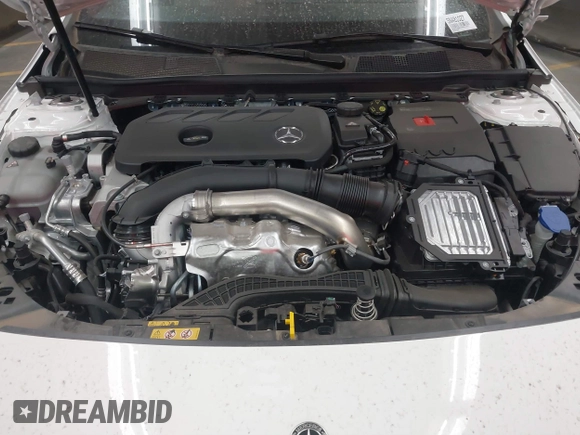 2025 Mercedes-Benz CLA 250 z VIN W1K5J4GB4SN481027, wystawiony jako IAAI lot #40772342 z przebiegiem 533 mil mil oraz . Historia ofert i sprzedaży dostępna na DreamBid. Obrazek 10.