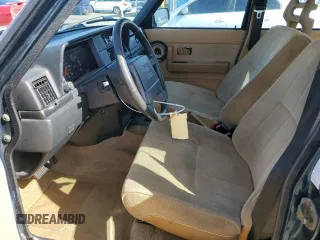 1993 Volvo 240 с VIN YV1AS8317P1486371, выставлен на аукционе Copart как лот 51696735 с пробегом 118 630 миль миль и Списание • Salvage title. История ставок и продаж доступна на DreamBid. Изображение 7.