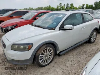 2010 Volvo C30 z VIN YV1672MKXA2178530, wystawiony jako Copart lot #59563695 z przebiegiem 165 601 mil mil oraz Szkoda całkowita • Salvage title. Historia ofert i sprzedaży dostępna na DreamBid. Obrazek 1.