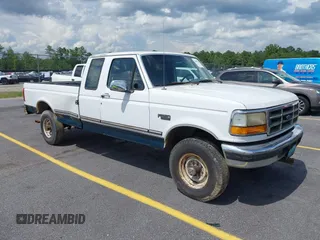 1997 Ford F-250 z VIN 1FTHX26H4VEA03307, wystawiony jako IAAI lot #42491659 z przebiegiem 177 624 mil mil oraz . Historia ofert i sprzedaży dostępna na DreamBid. Obrazek 1.
