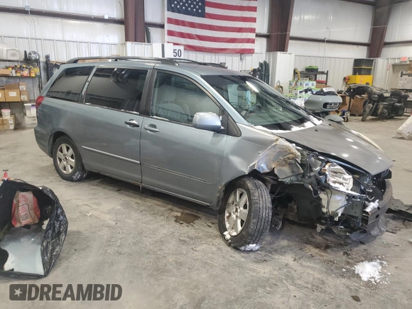 2005 Toyota Sienna XLE with VIN 5TDZA22C25S247726, listed as a Copart auction lot 45957875 with 231,902 mi miles and Salvage Title. Bid and sale history available at carsss.com. Image 4.