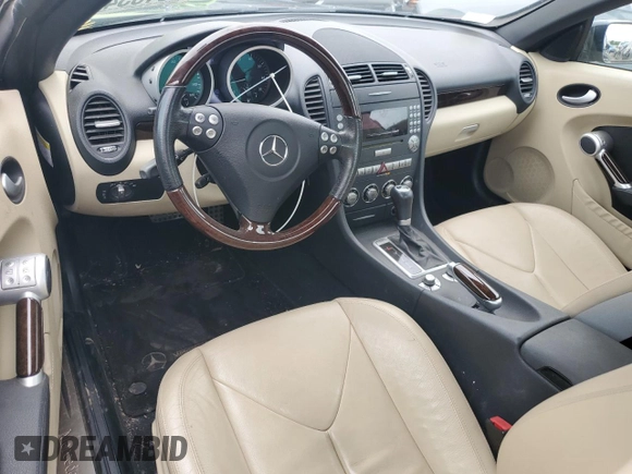 2007 Mercedes-Benz SLK 280 with VIN WDBWK54F17F160166, listed as a Copart auction lot 60133435 with 71,827 mi miles and Salvage title. Bid and sale history available at DreamBid. Image 8.