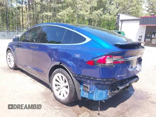 2016 Tesla Model X 70D z VIN 5YJXCBE20GF006744, wystawiony jako IAAI lot #42045005 z przebiegiem 169 619 mil mil oraz . Historia ofert i sprzedaży dostępna na DreamBid. Obrazek 3.