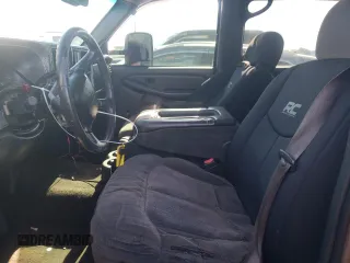 2002 Chevrolet Silverado 1500HD LT with VIN 1GCGK13U22F226215, listed as a Copart auction lot 67556633 with 237,272 mi miles and Salvage Title. Bid and sale history available at DreamBid. Image 7.