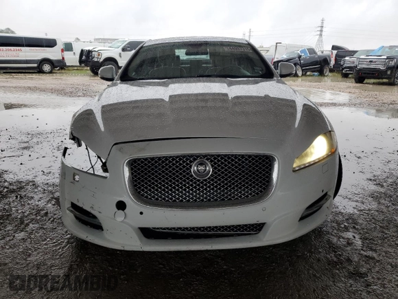 2013 Jaguar XJ Portfolio с VIN SAJWJ2GD4D8V47695, выставлен на аукционе Copart как лот 44997315 с пробегом 195 810 миль миль и Списание • Salvage title. История ставок и продаж доступна на DreamBid. Изображение 5.