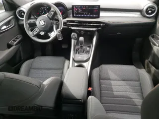 2024 Alfa Romeo Tonale Ti z VIN ZASPATCW2R3050296, wystawiony jako Copart lot #46153295 z przebiegiem 7440 mil mil oraz Szkody całkowita. Historia ofert i sprzedaży dostępna na DreamBid. Obrazek 8.