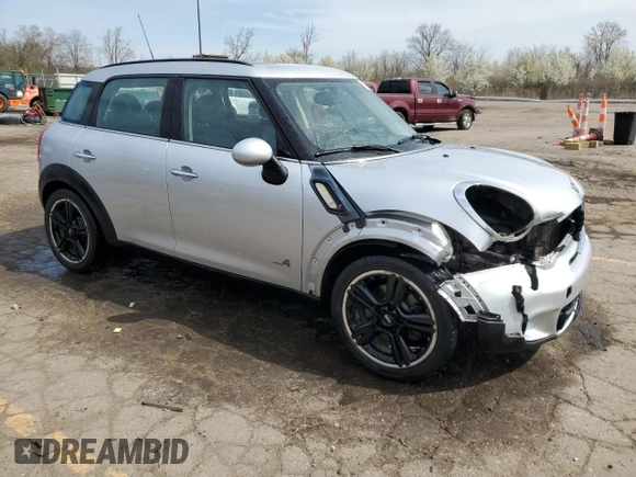 2012 MINI Countryman S with VIN WMWZC5C59CWL61048, listed as a Copart auction lot 54211965 with 136,953 mi miles and Clean Title. Bid and sale history available at DreamBid. Image 4.