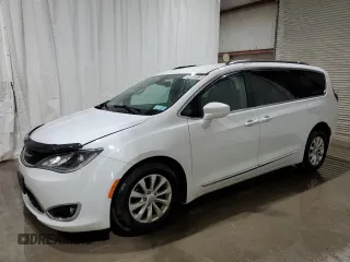 2019 Chrysler Pacifica Touring L с VIN 2C4RC1BG6KR731748, выставлен на аукционе Copart как лот 54572915 с пробегом 119 273 миль миль и Чистый • Clean title. История ставок и продаж доступна на DreamBid. Изображение 1.
