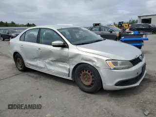 2011 Volkswagen Jetta SE z VIN 3VWDZ7AJ1BM028913, wystawiony jako Copart lot #57152875 z przebiegiem 238 844 mil mil oraz Szkoda całkowita • Salvage title. Historia ofert i sprzedaży dostępna na DreamBid. Obrazek 4.