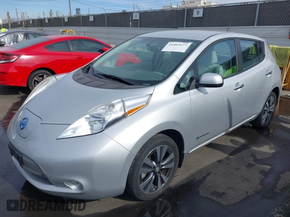 2015 Nissan LEAF SV with VIN 1N4AZ0CP1FC329225, listed as a IAAI auction lot 41403177 with 84,849 mi miles. Bid and sale history available at carsss.com. Image 2.
