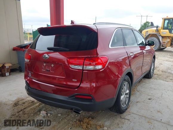 2018 Kia Sorento LX with VIN 5XYPG4A38JG349087, listed as a IAAI auction lot 41979249 with 67,387 mi miles. Bid and sale history available at carsss.com. Image 4.