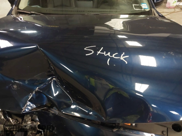 2018 Mazda 3 Touring with VIN 3MZBN1V30JM252166, listed as a IAAI auction lot 41828745 with 32,719 mi miles. Bid and sale history available at carsss.com. Image 10.