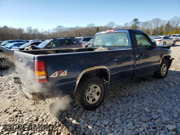 2000 Chevrolet Silverado 1500 with VIN 1GCEK14W4YE310235, listed as a Copart auction lot 42107065 with 0 mi miles and Salvage Title. Bid and sale history available at carsss.com. Image 3.