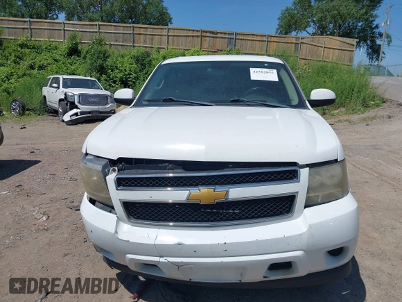 2008 Chevrolet Tahoe LTZ with VIN 1GNFK13088R224802, listed as a IAAI auction lot 42582055 with 299,194 mi miles and . Bid and sale history available at DreamBid. Image 12.