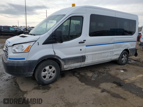 2018 Ford Transit Passenger XL z VIN 1FBAX2CM3JKA97862, wystawiony jako Copart lot #43121545 z przebiegiem 67 592 mil mil oraz Czysty tytuł • Clean title. Historia ofert i sprzedaży dostępna na DreamBid. Obrazek 1.